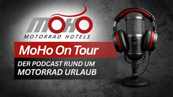 MoHo Podcast MoHo On Tour Podcast Logo mit Mikrofon und Kopfhörern für Motorradurlaub