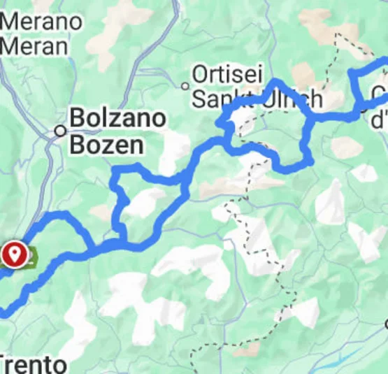 Das kurvige Herz der Dolomiten Das kurvige Herz der Dolomiten